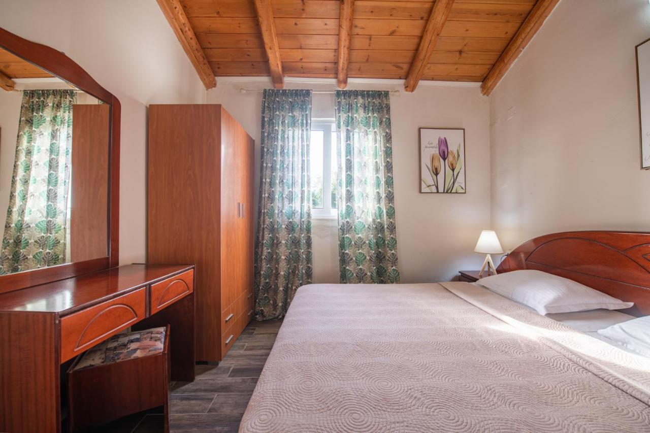 Stelios Stone House Sinarades Villa Kouramádes Екстериор снимка