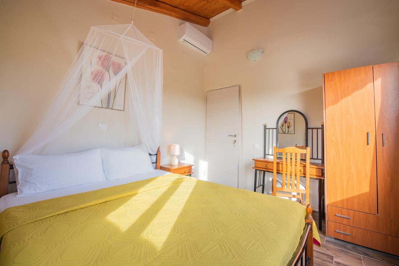 Stelios Stone House Sinarades Villa Kouramádes Екстериор снимка