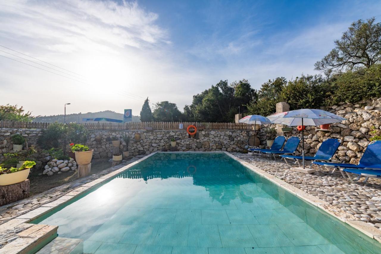 Stelios Stone House Sinarades Villa Kouramádes Екстериор снимка