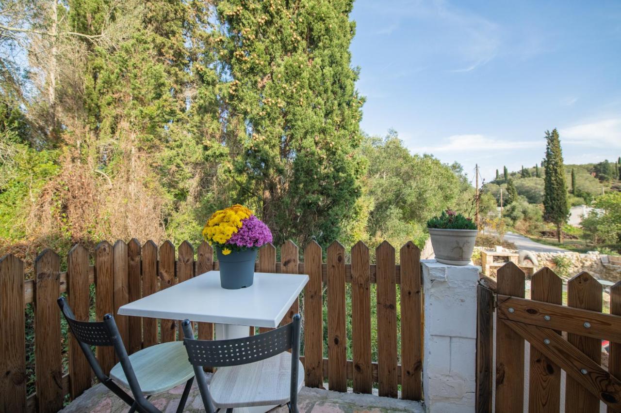 Stelios Stone House Sinarades Villa Kouramádes Екстериор снимка